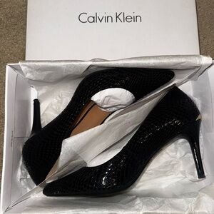 Calvin Klein Gayle Lacquered Snake in Black
